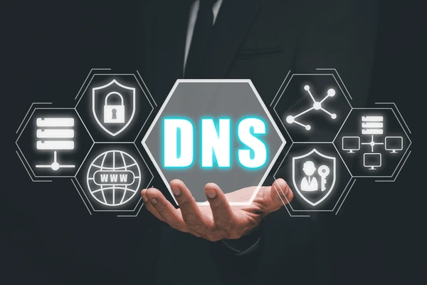 dns-domain-name-system-server-600nw-2301776411